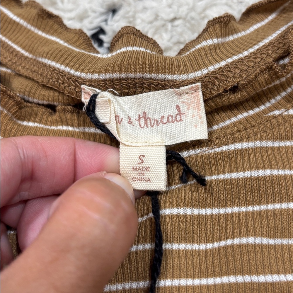 Hem & Thread Tank Top - Picture 3 of 3